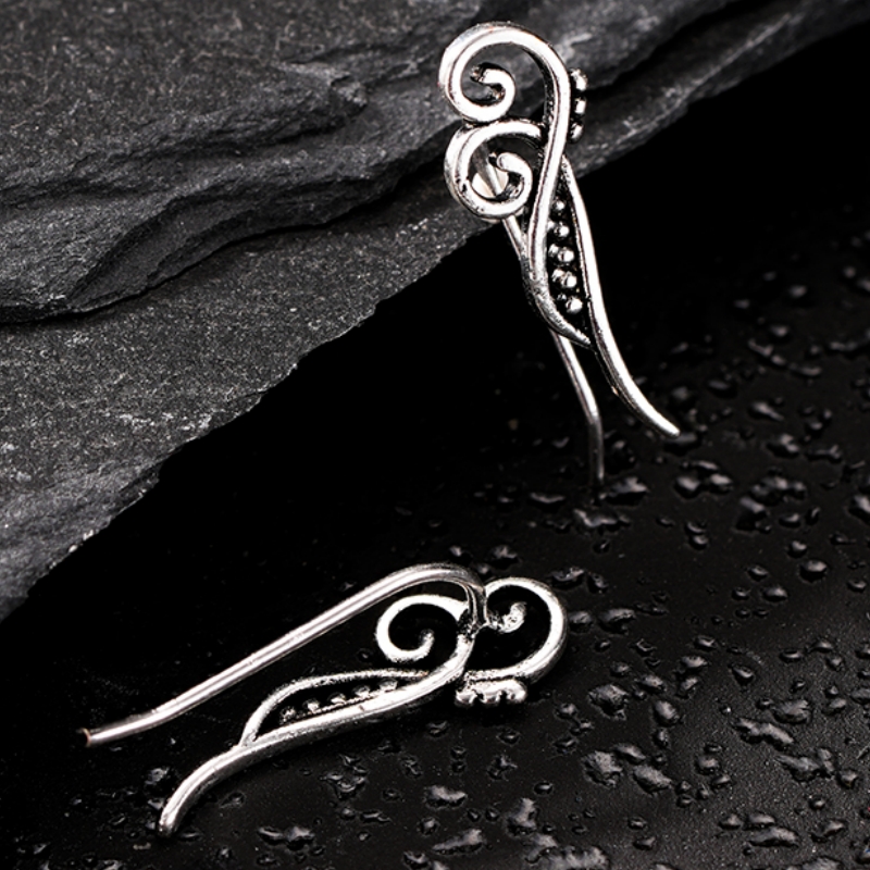 Women's Retro Bohemia Hollowed-Out Cloud Pattern Clip Earrings